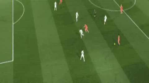 库里精准撤步弧顶挑战防守远投三分