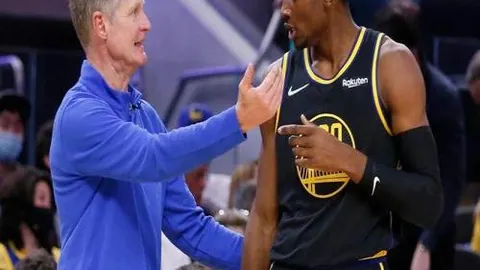 “VAR判定出错！远藤航进球瞬间，裁判误判上田绮世手球违规”